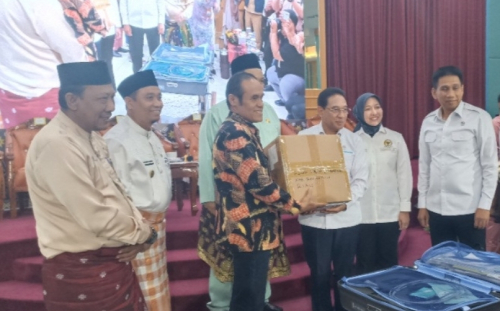 Wamenkes Serahkan 21 Unit X-Ray Portabel untuk Percepat Deteksi TB di Riau