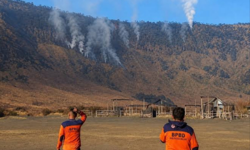 Karhutla Kembali Melanda TNBTS, Jalur Wisata Gunung Bromo Ditutup Sementara