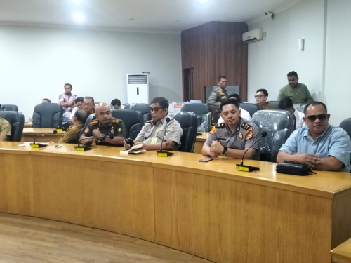 Gejolak Panas RDP Komisi 1 DPRD Kampar: Jawaban Keluhan Masyarakat, Humas Elang 3 Hambalang Riau Disoraki