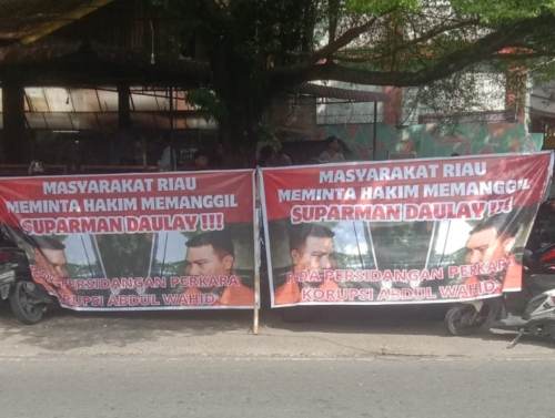 Lanjutan Sidang Abdul Wahid: Dukungan Publik Kian Menggema, Masyarakat Desak Hakim Panggil Suparman !