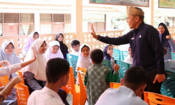 PTPN IV Regional III Salurkan Dana TJSL Rp264 Juta untuk Dukung Pendidikan di Momentum Hari Anak Nasional