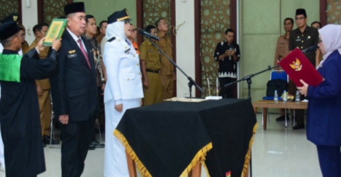 Wakil Bupati Kampar Lantik 35 Pejabat, Ini Daftar Nama dan Jabatan Barunya