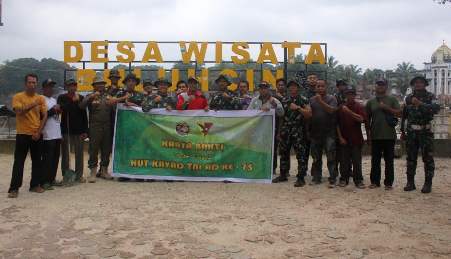 Sambut HUT Kavaleri TNI AD Ke-75, KIKAV 6/RBT Kodam-I BB Laksanakan Giat Bakti Sosial Di Desa Buluh Cina