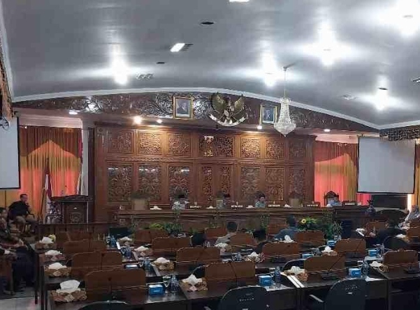 DPRD Kuansing Umumkan Suhardiman Amby-Muklisin Bupati dan Wakil Bupati Terpilih