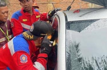 Bocah 3 Tahun Gegerkan Warga di Bandung, Sempat Terjebak Dalam Mobil Terkunci, Akhirnya Selamat