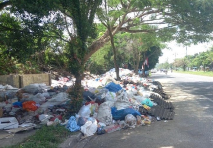 Paska Putus Kontrak Pihak Ketiga, Sampah di Pekanbaru Masih Menumpuk