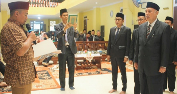Dilantik Jadi Rektor IAI Lukman Edi Pekanbaru, Ramli Walid Komitmen Tingkatkan Kualitas Akademik