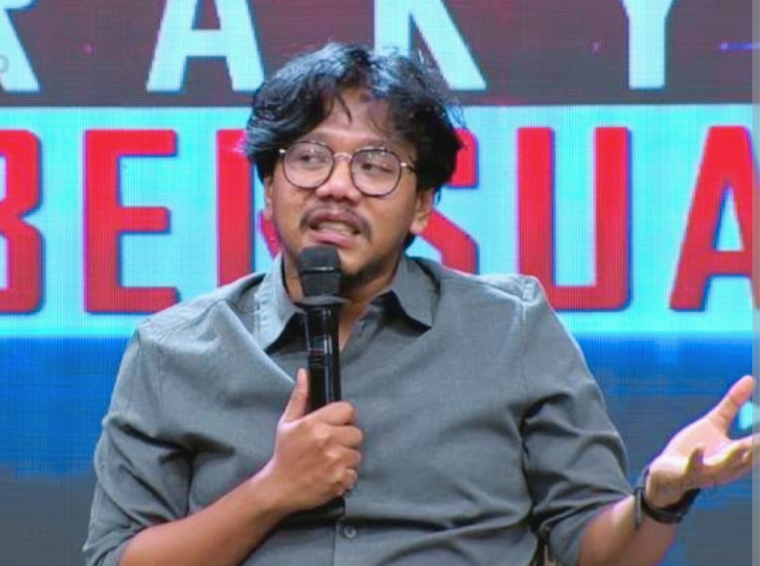 Mengenal Sosok Ferry Irwandi: Status Darurat Militer di Indonesia Gagal Karenanya ?