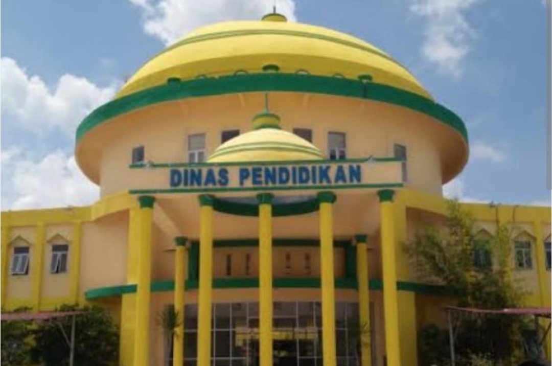 Dugaan Korupsi Proyek Gedung Sekolah di Rohil: Kejati Riau Geledah Kantor Disdikbud, Sejumlah Dokumen Disita